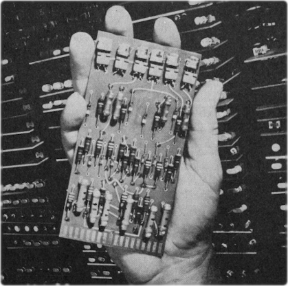 ottobre, dimostrata in pubblico la versione a transistor dell’IBM 604