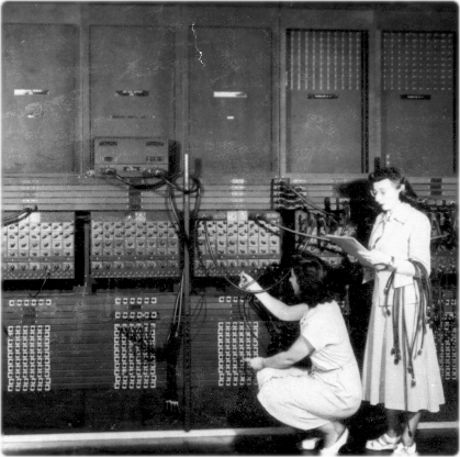 ottobre, dopo circa 10 anni di servizio l’ENIAC viene spento